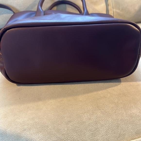 NWT. J Crew Maroon Leather Tote medium - Picture 5 of 9